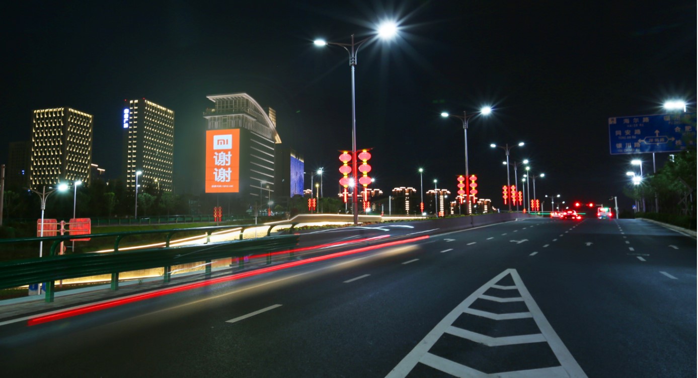 青岛·崂山区汽车东站综合楼LED广告