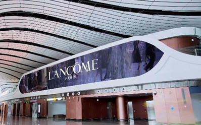 北京大兴国际机场办票大厅LED电子屏广告